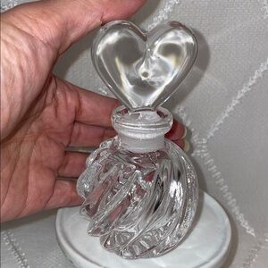 Vintage Elegant Clear Swirl Glass With Heart Stopper Perfume Bottle